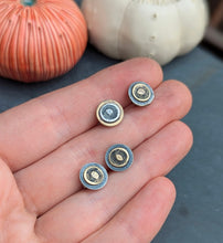 Load image into Gallery viewer, Mushroom Spore Print Earrings