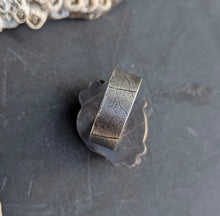 Load image into Gallery viewer, Beach Stone Statement Ring - size 8.75
