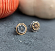 Load image into Gallery viewer, Mushroom Spore Print Earrings
