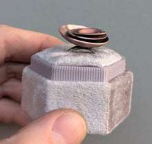 Load image into Gallery viewer, Resonance Ring - size 8.25