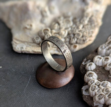 Load image into Gallery viewer, Resonance Ring - size 8.25
