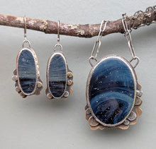 Load image into Gallery viewer, Dark Skies Necklace ✨
