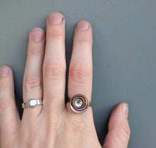 Load image into Gallery viewer, Resonance Ring - size 9.75
