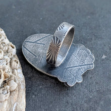 Load image into Gallery viewer, Moss Agate Statement Ring - size 7
