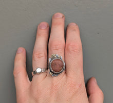 Load image into Gallery viewer, Beach Stone Statement Ring - size 7.5
