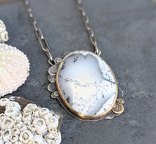 Load image into Gallery viewer, Snowdrift Statement Necklace
