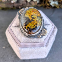 Load image into Gallery viewer, Lichen Statement Ring - size 8.5
