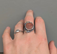 Load image into Gallery viewer, Beach Stone Statement Ring - size 7.5
