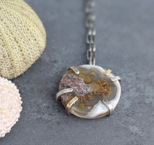 Load image into Gallery viewer, Agate Slice Necklace
