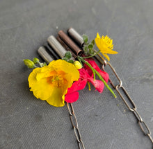 Load image into Gallery viewer, Bouquet Necklace
