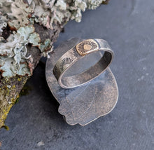Load image into Gallery viewer, Lichen Statement Ring - size 8.5
